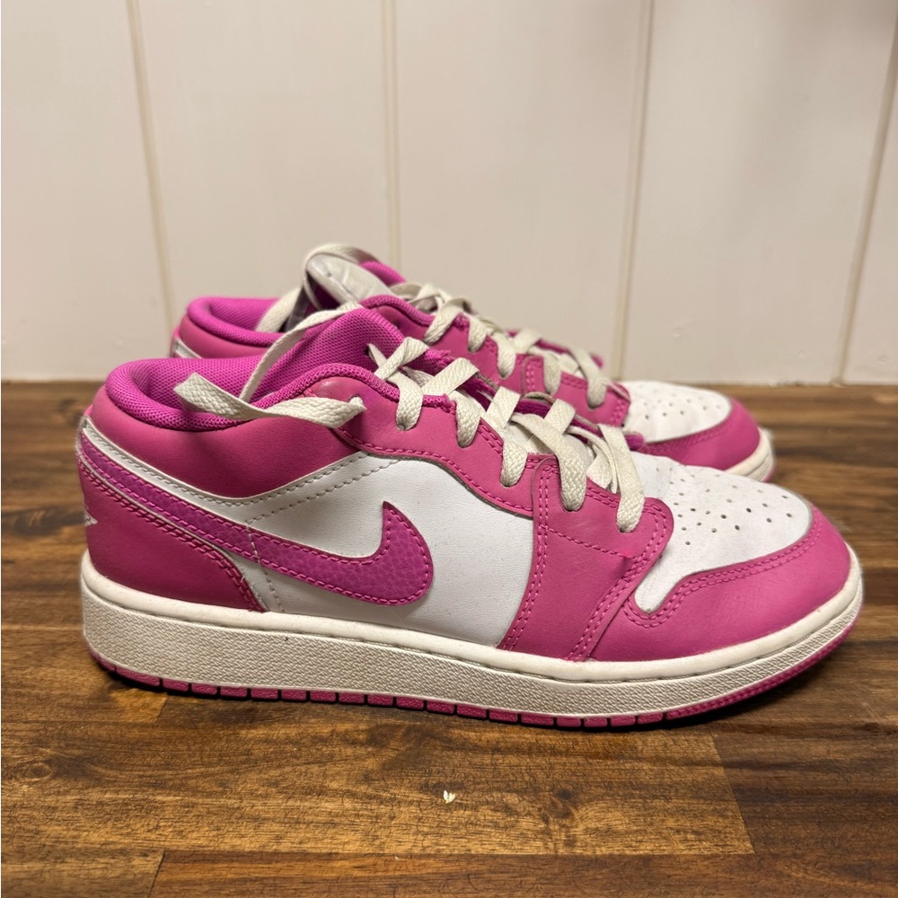 Nike Kids Jordans - size 5